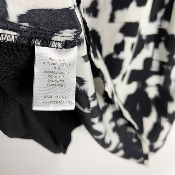 Daniel Rainn Medium M Black White Abstract Long Sleeve Printed Blouse VNeck - Picture 7 of 8